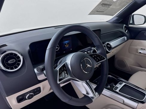 Used 2026 Mercedes-Benz GLB 250 image 10