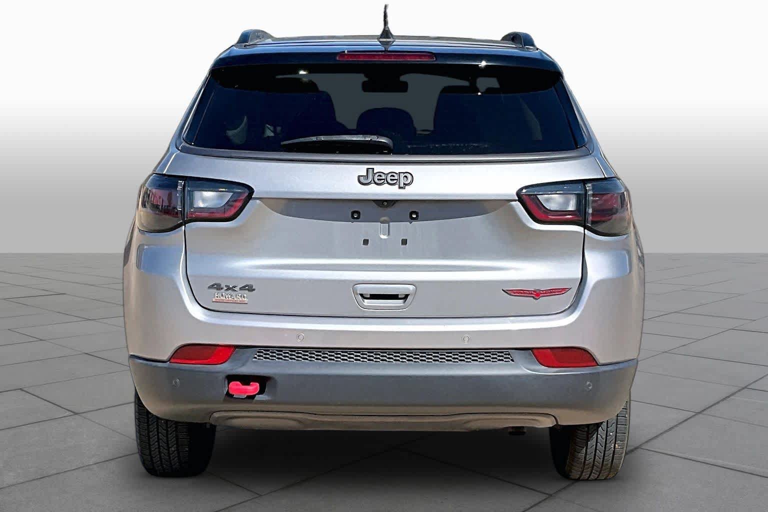 Used 2022 Jeep Compass Trailhawk w/ Trailhawk Elite Group AWD/4WD image 5