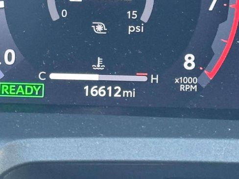 Used 2024 Toyota Tacoma TRD Sport w/ TRD Sport Upgrade Package image 25