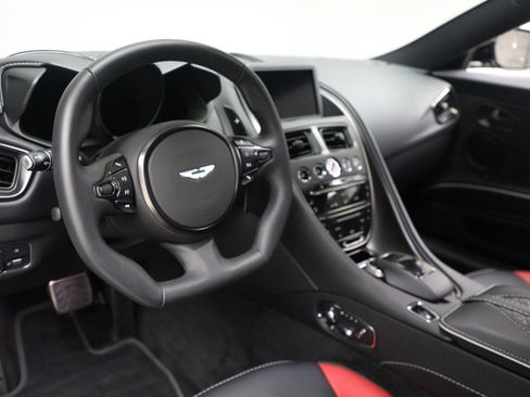 Used 2023 Aston Martin DBS Coupe image 21