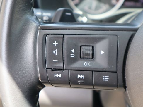 Used 2024 Nissan Pathfinder SV AWD/4WD image 13