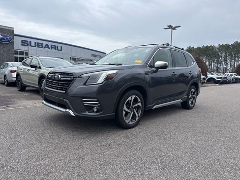 Used 2022 Subaru Forester Touring image 1
