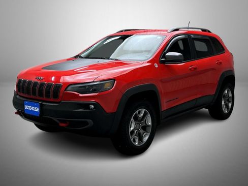 Used 2019 Jeep Cherokee Trailhawk w/ Cold Weather Group AWD/4WD image 1