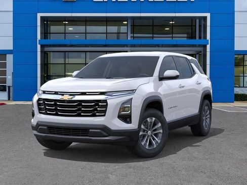 New 2026 Chevrolet Equinox LT w/ Convenience Package II FWD image 6