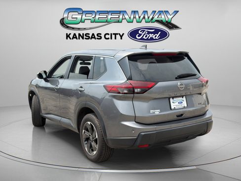 Used 2024 Nissan Rogue SV FWD image 5