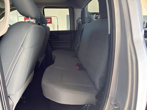 Used 2018 RAM 1500 Express image 19