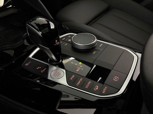 Used 2025 BMW X4 xDrive30i AWD/4WD image 21