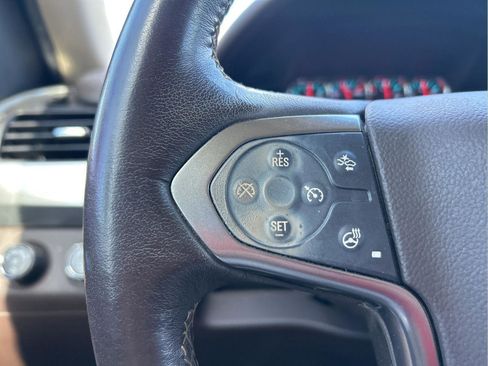 Used 2019 Chevrolet Suburban Premier AWD/4WD image 26