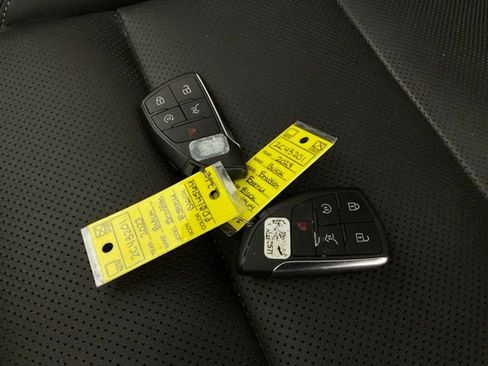 Used 2023 Buick Envision Essence image 50