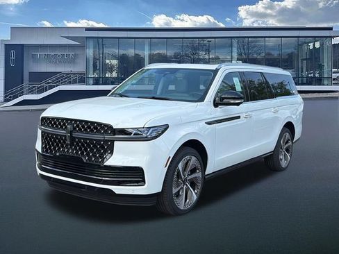 New 2027 Lincoln Navigator L Black Label AWD/4WD image 3