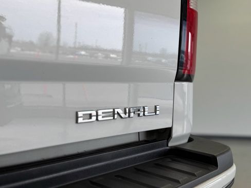 Used 2015 GMC Sierra 2500 Denali w/ Duramax Plus Package image 37