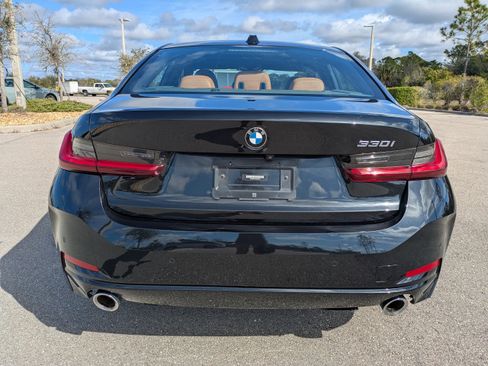 Used 2023 BMW 330i Sedan w/ Premium Package image 6