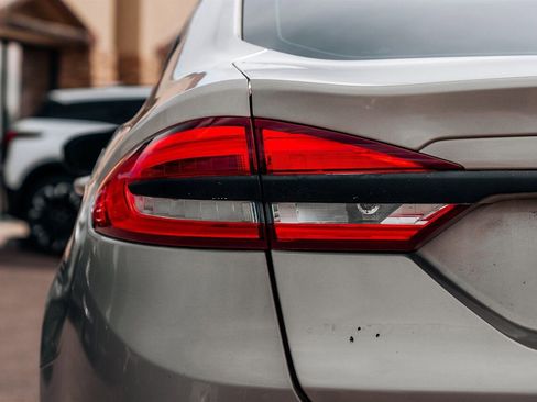 Used 2018 Ford Fusion SE FWD image 13