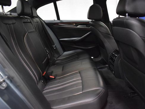 Used 2019 BMW 530i xDrive w/ Premium Package image 17