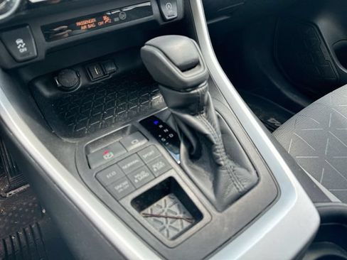 Used 2020 Toyota RAV4 XLE w/ Convenience Package AWD/4WD image 18