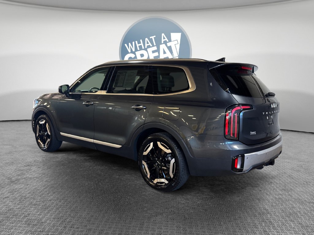 Certified 2024 Kia Telluride EX w/ EX Captain's Chair Package FWD image 6