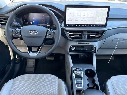 New 2024 Ford Escape PHEV image 20