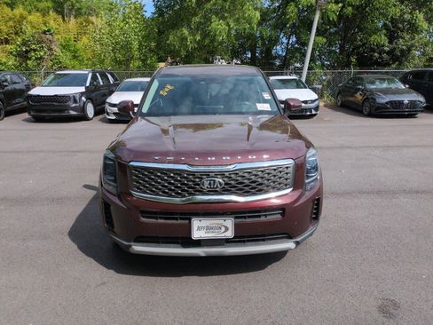 Used 2020 Kia Telluride LX AWD/4WD image 2