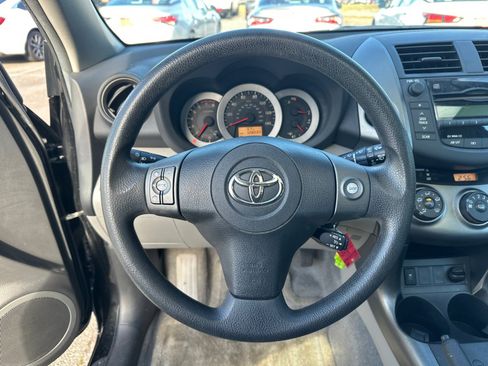 Used 2011 Toyota RAV4 2WD image 24