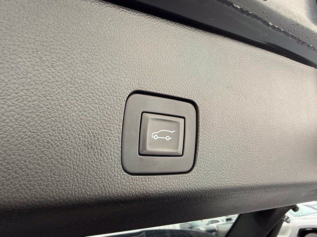 Used 2022 Buick Encore GX Select w/ Experience Buick Package FWD image 8