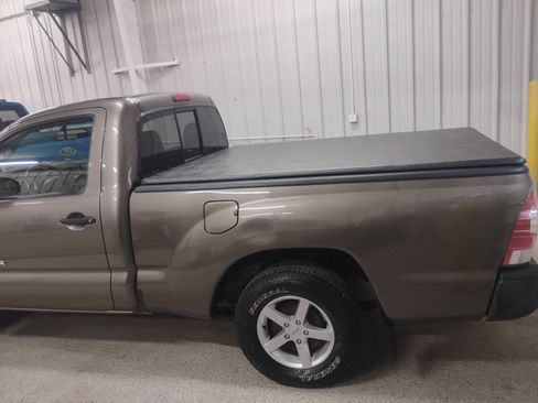 Used 2009 Toyota Tacoma 2WD Regular Cab image 3