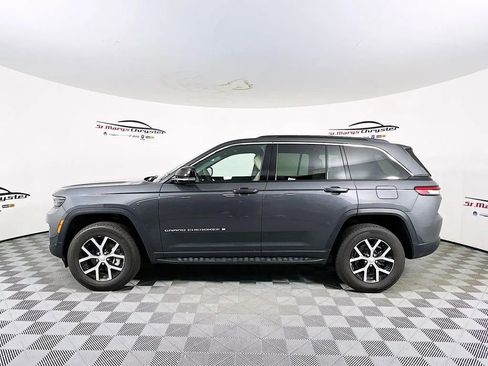 Used 2025 Jeep Grand Cherokee Limited w/ Luxury Tech Group II image 5