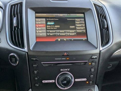 Used 2015 Ford Edge Titanium image 24