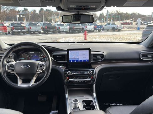 Used 2021 Ford Explorer Limited w/ Class III Trailer Tow Package image 8