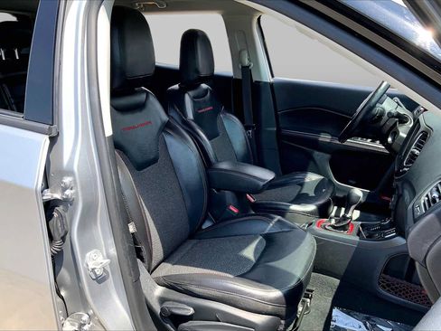 Used 2019 Jeep Compass Trailhawk AWD/4WD image 8