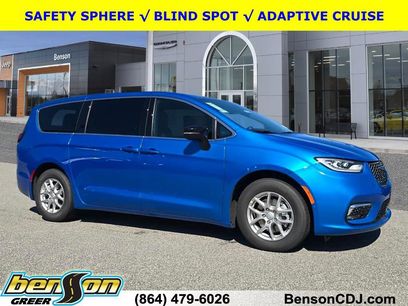 New 2026 Chrysler Pacifica Select