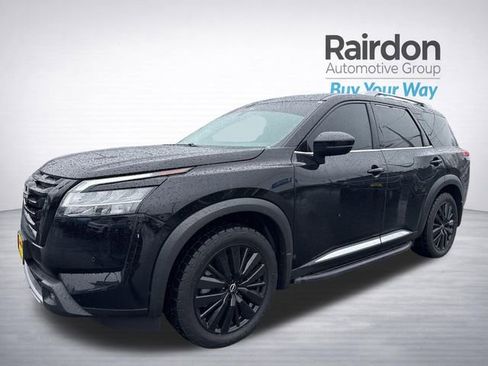 Used 2024 Nissan Pathfinder Platinum w/ Lighting Package (N93) image 8