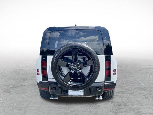 Certified 2025 Land Rover Defender 110 X-Dynamic SE AWD/4WD image 6