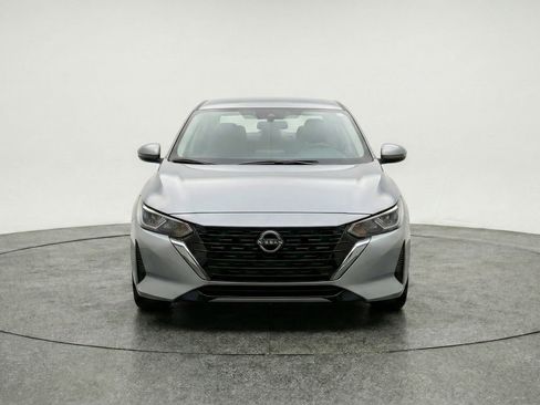 Used 2025 Nissan Sentra SV image 2