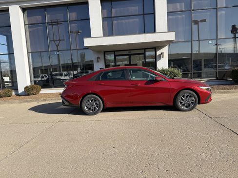 New 2026 Hyundai Elantra Blue image 3