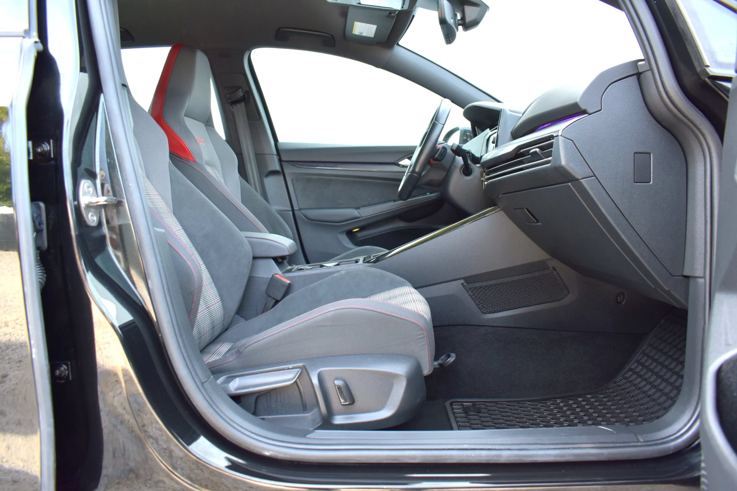 Used 2024 Volkswagen GTI S FWD image 31