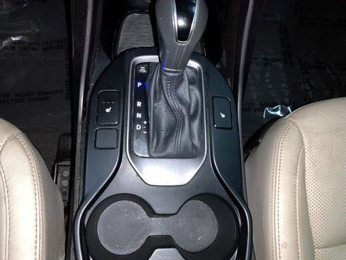 Used 2015 Hyundai Santa Fe Limited image 32