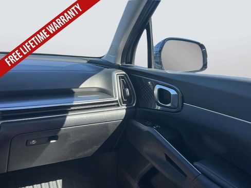 Used 2025 Kia Sorento S w/ Panoramic Sunroof Package FWD image 17