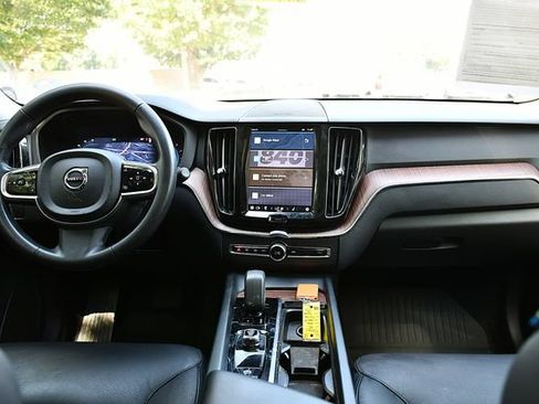 Used 2024 Volvo XC60 B5 Plus w/ Protection Package Premier AWD/4WD image 16