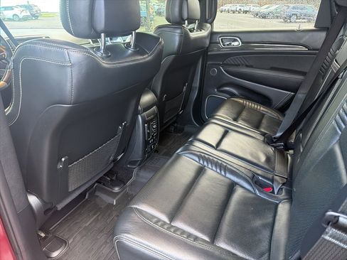 Used 2017 Jeep Grand Cherokee SRT image 19