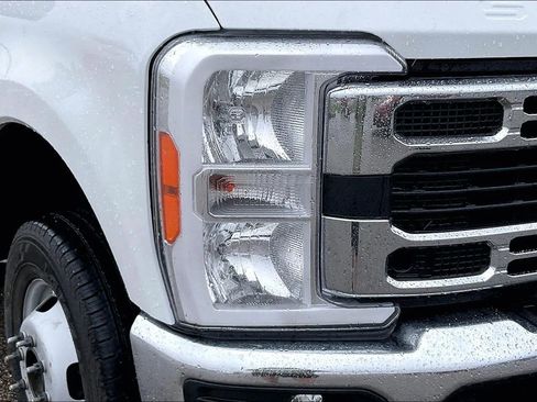 Used 2023 Ford F350 XLT w/ FX4 Off-Road Package AWD/4WD image 34