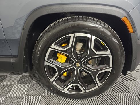 Used 2023 Rivian R1T Adventure image 11