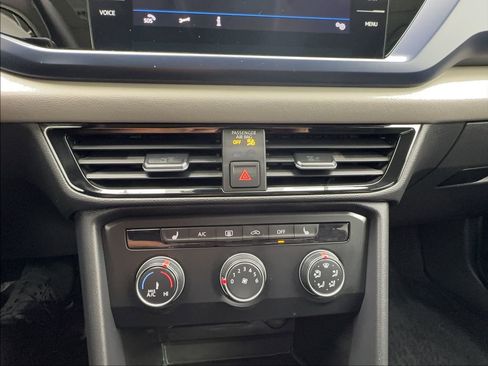 Used 2022 Volkswagen Taos SE w/ Driver Assistance Package FWD image 43