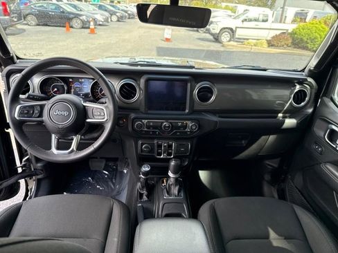 Used 2023 Jeep Gladiator Overland AWD/4WD image 35