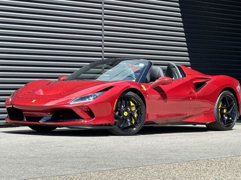 Used 2022 Ferrari F8 Tributo RWD image 1