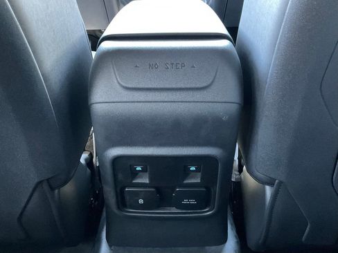 Certified 2024 Ford Bronco Black Diamond w/ Sasquatch Package image 37