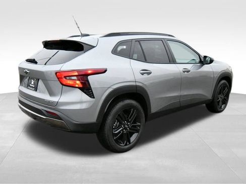 New 2026 Chevrolet Trax ACTIV w/ Sunroof Package FWD image 6