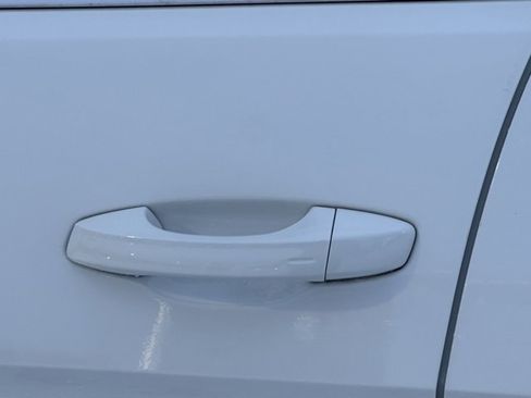 Used 2021 Volkswagen Atlas Cross Sport SEL image 14