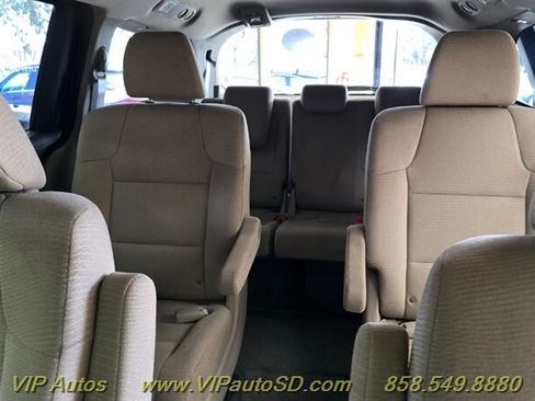 Used 2012 Honda Odyssey LX image 16