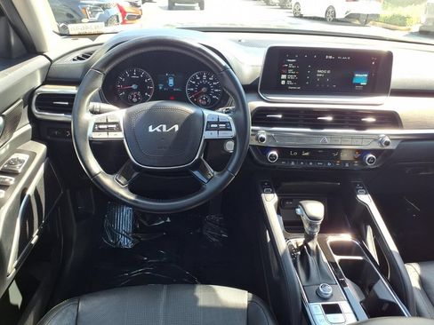 Certified 2022 Kia Telluride EX w/ EX Premium Package FWD image 12