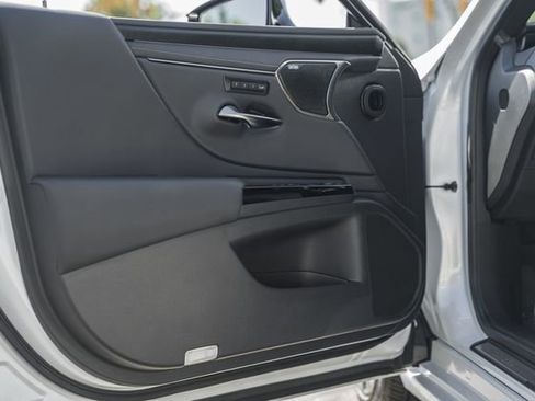 Used 2024 Lexus ES 350 Ultra Luxury w/ Accessory Package (Z2) FWD image 39